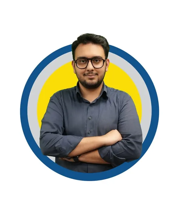 تصویر علی محسنی، مدرس اقتصاد و روان‌شناسی