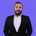تصویر امیر قضاتی، مدرس فیزیک