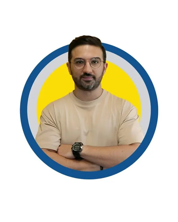 تصویر اشکان زرندی، مدرس زیست‌شناسی