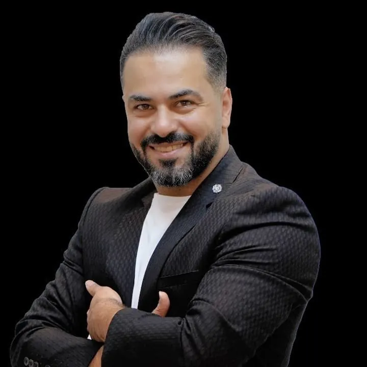 تصویر بابک سادات، مدرس ریاضی و حسابان