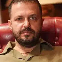 تصویر بهرام جلالی، مدرس هندسه و گسسته