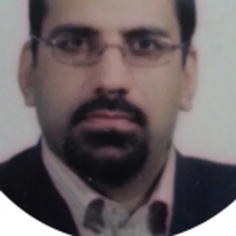 تصویر حسین سعادتمندان، مدرس فیزیک