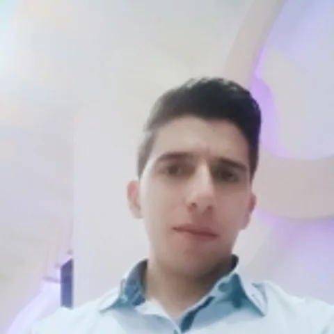 تصویر میلاد عباس‌پور اصل، مدرس ریاضی و حسابان