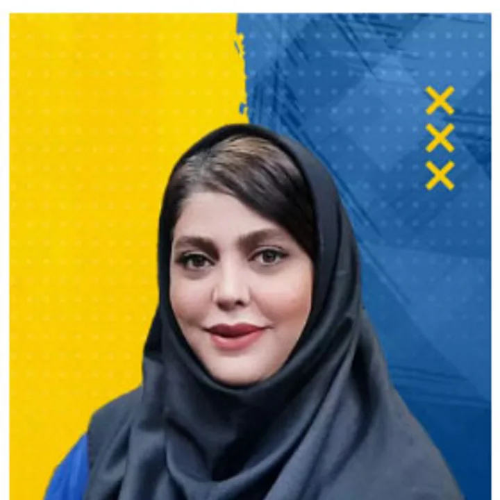 تصویر میترا چینی‌ساز، مدرس اقتصاد