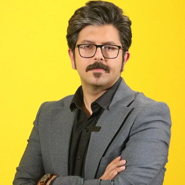 تصویر محمدرضا شجاعی، مدرس فیزیک