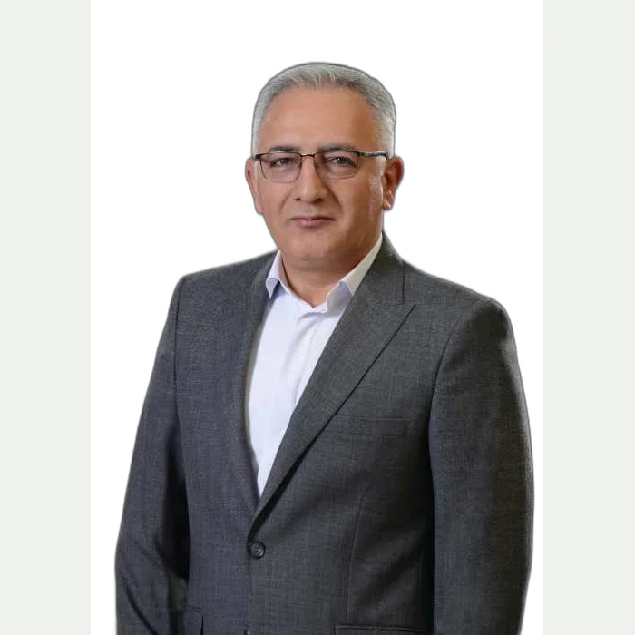 تصویر استاد قمری، مدرس عربی